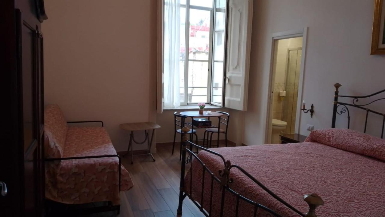 B&B Palazzo Sersale Napoli מראה חיצוני תמונה