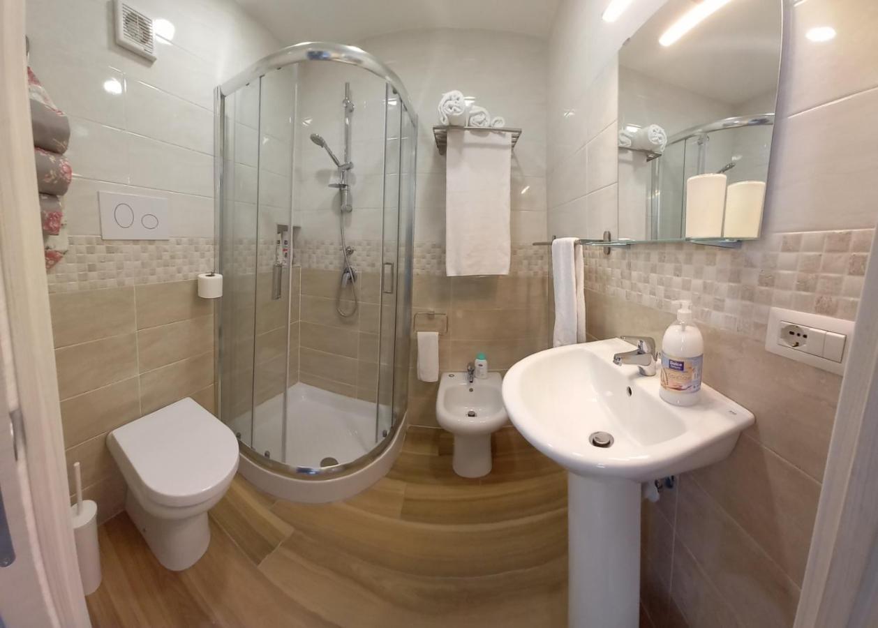 B&B Palazzo Sersale Napoli מראה חיצוני תמונה