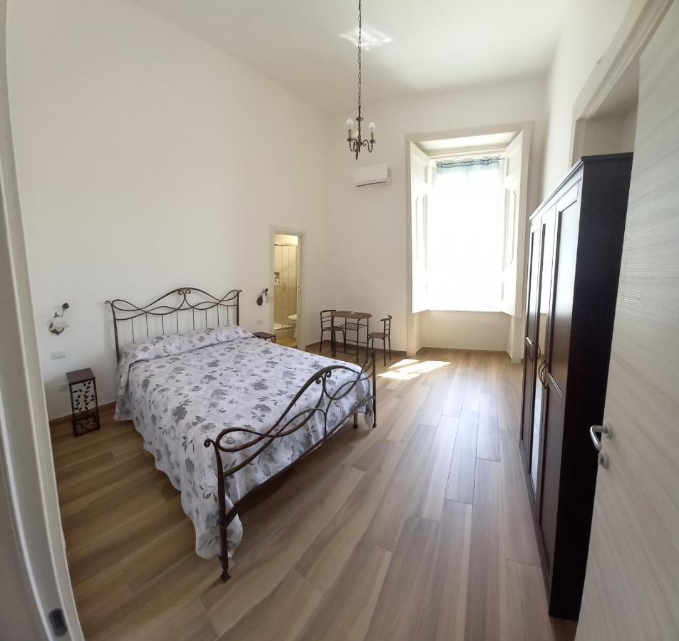 B&B Palazzo Sersale Napoli מראה חיצוני תמונה